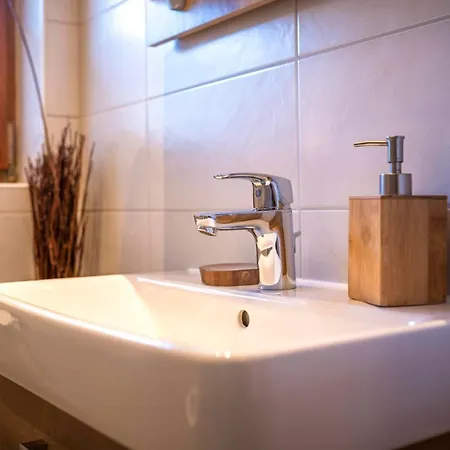 Haus Edelraute 公寓 *